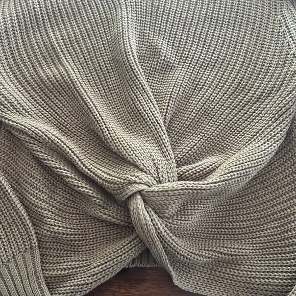 Sweater - Picture 2 of 4